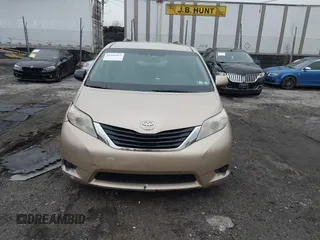 2011 Toyota Sienna LE AAS with VIN 5TDKK3DC9BS089379, listed as a IAAI auction lot 41943062 with 245,778 mi miles. Bid and sale history available at carsss.com. Image 12.