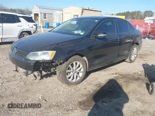 2012 Volkswagen Jetta SE с VIN 3VWDX7AJXCM105012, выставлен на аукционе IAAI как лот 41654667 с пробегом 221 128 миль миль и . История ставок и продаж доступна на DreamBid. Изображение 17.