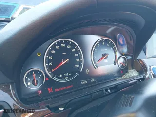 2018 BMW M6 with VIN WBS6G9C56JBM23844, listed as a IAAI auction lot 41206052 with 32,670 mi miles. Bid and sale history available at carsss.com. Image 7.