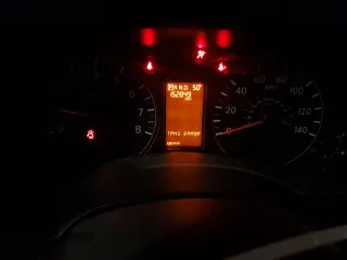 2020 Nissan NV SV z VIN 1N6AF0KYXLN807877, wystawiony jako Copart lot #49361165 z przebiegiem 152 849 mil mil oraz Szkoda całkowita • Salvage title. Historia ofert i sprzedaży dostępna na DreamBid. Obrazek 9.
