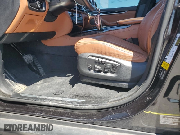 2016 BMW X5 xDrive50i с VIN 5UXKR6C58G0J81186, выставлен на аукционе Copart как лот 56649005 с пробегом 108 049 миль миль и Списание • Salvage title. История ставок и продаж доступна на DreamBid. Изображение 13.