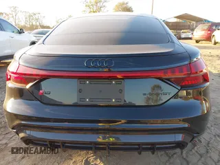 2024 Audi RS e-tron GT z VIN WAUBHBFW8R7901451, wystawiony jako IAAI lot #40955718 z przebiegiem Nie podano mil oraz . Historia ofert i sprzedaży dostępna na DreamBid. Obrazek 17.