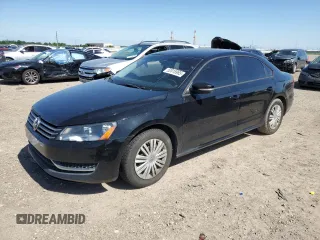 2014 Volkswagen Passat Wolfsburg Edition z VIN 1VWAT7A31EC119207, wystawiony jako Copart lot #52018965 z przebiegiem 140 897 mil mil oraz Szkoda całkowita • Salvage title. Historia ofert i sprzedaży dostępna na DreamBid. Obrazek 1.