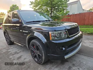 2013 Land Rover Range Rover Sport SC z VIN SALSH2E45DA806000, wystawiony jako Copart lot #60690305 z przebiegiem 136 564 mil mil oraz Czysty tytuł • Clean title. Historia ofert i sprzedaży dostępna na DreamBid. Obrazek 1.