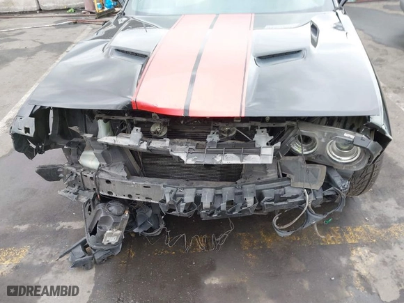 2015 Dodge Challenger R/T Plus with VIN 2C3CDZBT6FH924089, listed as a IAAI auction lot 41472696 with 87,089 mi miles. Bid and sale history available at carsss.com. Image 6.