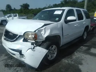 2009 GMC Yukon SLT w/4SB with VIN 1GKFC33049R272997, listed as a IAAI auction lot 39935360 with 290,952 mi miles. Bid and sale history available at carsss.com. Image 17.
