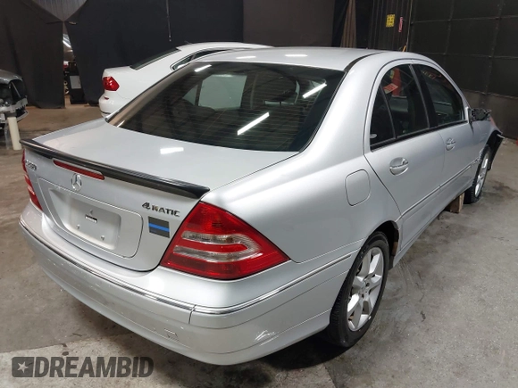 2007 Mercedes-Benz C 280 Luxury z VIN WDBRF92H07F912730, wystawiony jako IAAI lot #42359196 z przebiegiem 138 429 mil mil oraz . Historia ofert i sprzedaży dostępna na DreamBid. Obrazek 4.