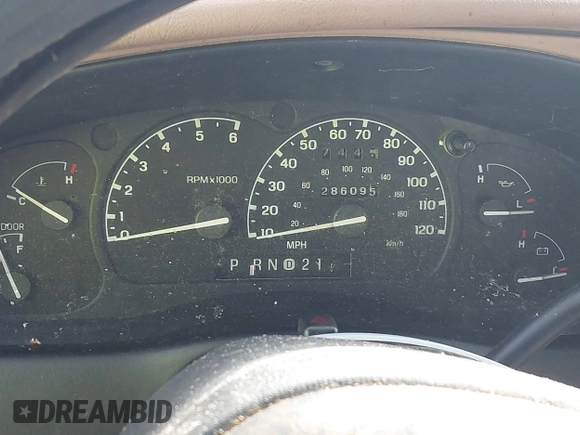 1999 Ford Explorer XLT z VIN 1FMZU32EXXZA93195, wystawiony jako IAAI lot #42830694 z przebiegiem 286 095 mil mil oraz . Historia ofert i sprzedaży dostępna na DreamBid. Obrazek 7.