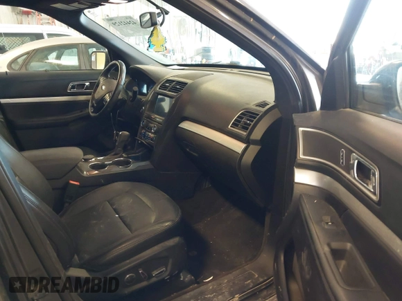 2017 Ford Explorer XLT z VIN 1FM5K8D80HGD83712, wystawiony jako IAAI lot #42442129 z przebiegiem 196 825 mil mil oraz . Historia ofert i sprzedaży dostępna na DreamBid. Obrazek 5.