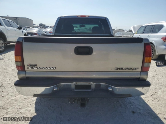 2000 Chevrolet Silverado 1500 LS with VIN 2GCEC19T8Y1399661, listed as a Copart auction lot 76661874 with 328,468 mi miles and Clean Title. Bid and sale history available at carsss.com. Image 6.