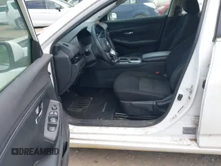 2021 Nissan Sentra SV with VIN 3N1AB8CV5MY247808, listed as a IAAI auction lot 42012583 with 58,585 mi miles and . Bid and sale history available at DreamBid. Image 5.