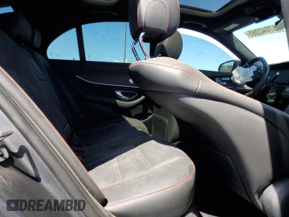 2022 Mercedes-Benz E 53 AMG z VIN W1KZF6BB3NB056135, wystawiony jako Copart lot #57042065 z przebiegiem 26 630 mil mil oraz Szkoda całkowita • Salvage title. Historia ofert i sprzedaży dostępna na DreamBid. Obrazek 10.