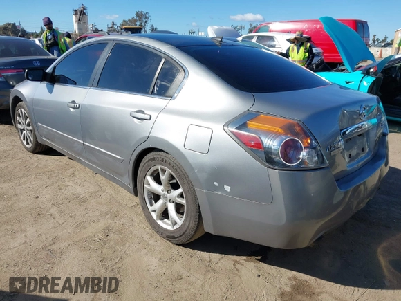 2007 Nissan Altima 2.5 with VIN 1N4AL21E47N448049, listed as a IAAI auction lot 41670529 with 253,355 mi miles. Bid and sale history available at carsss.com. Image 3.