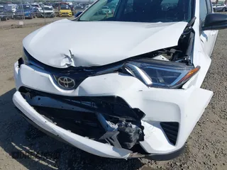 2017 Toyota RAV4 LE z VIN 2T3ZFREV4HW368414, wystawiony jako IAAI lot #42066338 z przebiegiem 78 183 mil mil oraz . Historia ofert i sprzedaży dostępna na DreamBid. Obrazek 6.