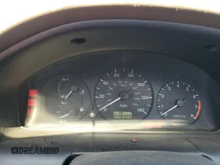 1998 Mazda Protege DX z VIN JM1BC1414W0203670, wystawiony jako Copart lot #62966544 z przebiegiem 249 405 mil mil oraz Szkoda całkowita • Salvage title. Historia ofert i sprzedaży dostępna na DreamBid. Obrazek 9.