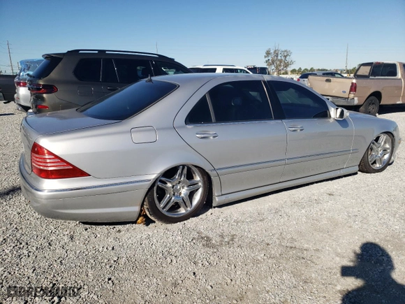 2006 Mercedes-Benz S-Class 5.0L with VIN WDBNG75J76A482284, listed as a Copart auction lot 81369754 with 0 mi miles and Salvage Title. Bid and sale history available at carsss.com. Image 3.