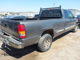 1999 Chevrolet Silverado 2500 LS z VIN 1GCGC29U0XE197465, wystawiony jako IAAI lot #41982958 z przebiegiem Nie podano mil oraz . Historia ofert i sprzedaży dostępna na DreamBid. Obrazek 4.