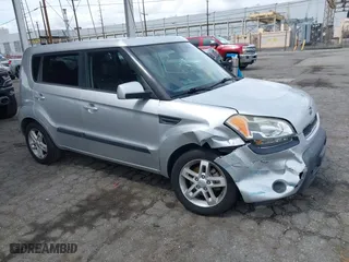2011 Kia Soul + with VIN KNDJT2A22B7706579, listed as a IAAI auction lot 41921442 with 162,383 mi miles. Bid and sale history available at carsss.com. Image 1.