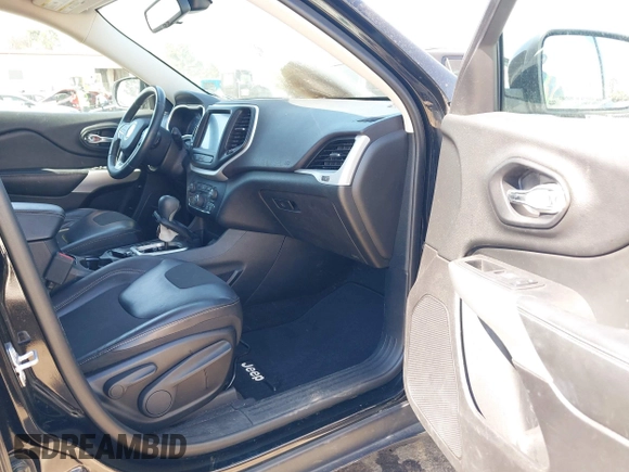 2018 Jeep Cherokee Latitude Plus with VIN 1C4PJMLBXJD585518, listed as a IAAI auction lot 41881215 with 66,182 mi miles and . Bid and sale history available at DreamBid. Image 5.