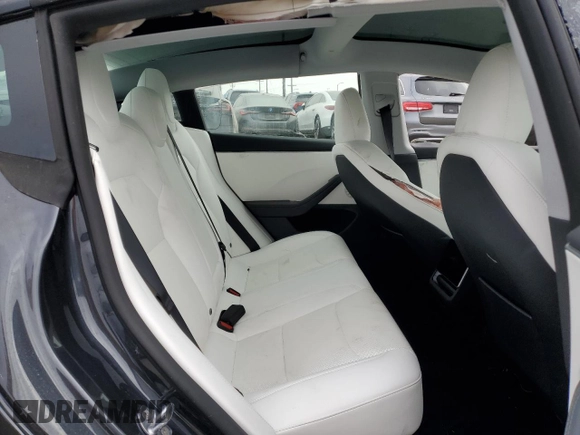 2025 Tesla Model 3 Long Range z VIN 5YJ3E1EA7SF940886, wystawiony jako Copart lot #62683815 z przebiegiem 3 498 mil mil oraz Szkoda całkowita • Salvage title. Historia ofert i sprzedaży dostępna na DreamBid. Obrazek 10.