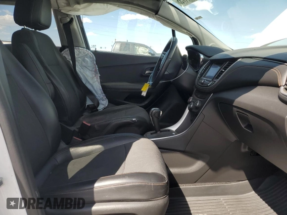 2020 Chevrolet Trax LT with VIN KL7CJPSB2LB068551, listed as a Copart auction lot 61401735 with 63,003 mi miles and Salvage title. Bid and sale history available at DreamBid. Image 7.