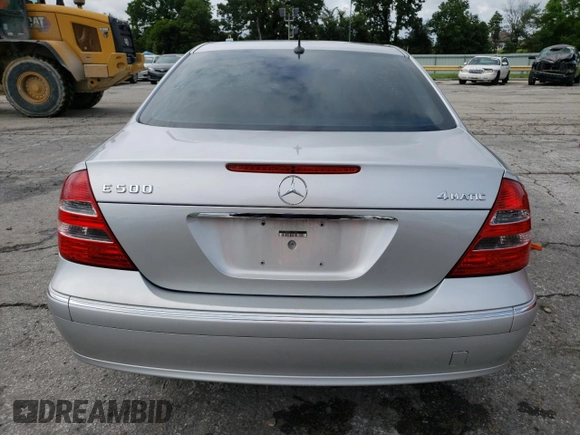 2005 Mercedes-Benz E 500 z VIN WDBUF83J85X177556, wystawiony jako Copart lot #60916214 z przebiegiem 185 915 mil mil oraz Szkoda całkowita • Salvage title. Historia ofert i sprzedaży dostępna na DreamBid. Obrazek 6.
