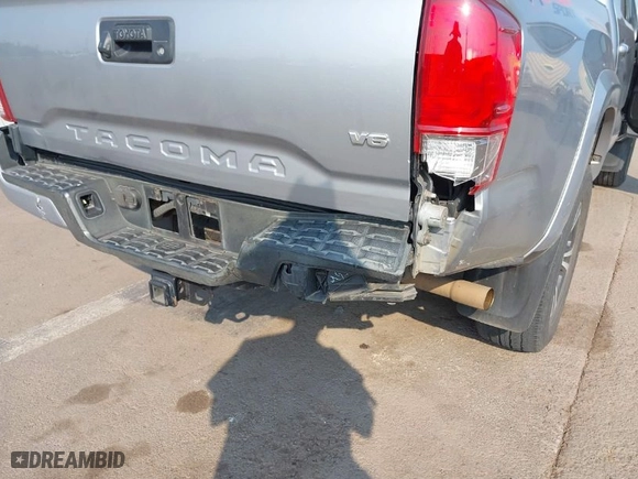 2017 Toyota Tacoma SR5 with VIN 3TMCZ5AN4HM078820, listed as a IAAI auction lot 41529685 with 119,759 mi miles. Bid and sale history available at carsss.com. Image 6.