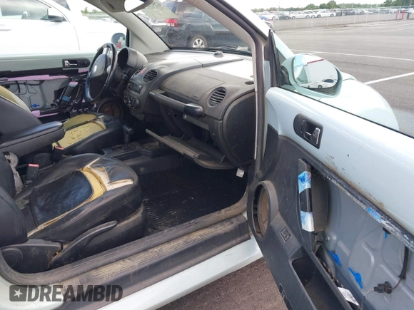 2006 Volkswagen Beetle with VIN 3VWSF31Y76M327821, listed as a IAAI auction lot 42522979 with 184,400 mi miles and . Bid and sale history available at DreamBid. Image 5.