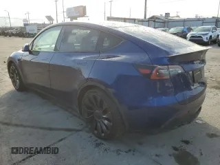2021 Tesla Model Y Performance z VIN 5YJYGDEF8MF215815, wystawiony jako Copart lot #44752105 z przebiegiem 45 491 mil mil oraz Szkoda całkowita • Salvage title. Historia ofert i sprzedaży dostępna na DreamBid. Obrazek 2.