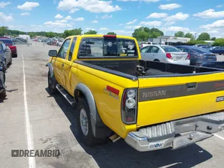 2000 Nissan Frontier XE z VIN 1N6ED26T7YC360056, wystawiony jako IAAI lot #42354804 z przebiegiem Nie podano mil oraz . Historia ofert i sprzedaży dostępna na DreamBid. Obrazek 3.