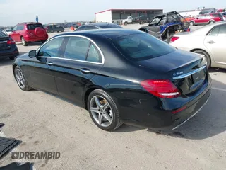2019 Mercedes-Benz E 300 z VIN WDDZF4KB6KA632323, wystawiony jako IAAI lot #41488671 z przebiegiem 108 959 mil mil oraz . Historia ofert i sprzedaży dostępna na DreamBid. Obrazek 3.
