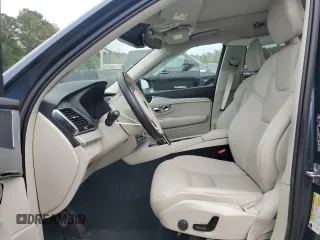 2021 Volvo XC90 Momentum z VIN YV4102PK3M1688564, wystawiony jako Copart lot #58249995 z przebiegiem 40 481 mil mil oraz Szkoda całkowita • Salvage title. Historia ofert i sprzedaży dostępna na DreamBid. Obrazek 7.