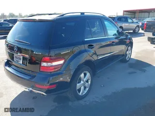 2010 Mercedes-Benz M-Class ML 350 with VIN 4JGBB8GB4AA609723, listed as a IAAI auction lot 40693702 with 80,748 mi miles. Bid and sale history available at carsss.com. Image 4.
