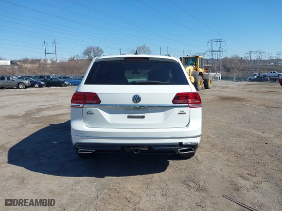 2019 Volkswagen Atlas 3.6L V6 SE w/Technology R-Line with VIN 1V2XR2CA2KC613418, listed as a IAAI auction lot 41735463 with 59,671 mi miles. Bid and sale history available at carsss.com. Image 17.