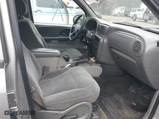 2004 Chevrolet TrailBlazer LT with VIN 1GNDS13S642168175, listed as a IAAI auction lot 41585892 with 167,695 mi miles. Bid and sale history available at carsss.com. Image 5.