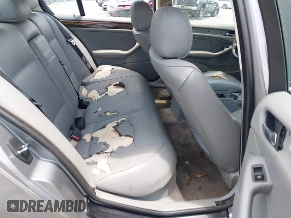 2003 BMW 3 Series 325i with VIN WBAET374X3NJ35921, listed as a IAAI auction lot 42321401 with 209,483 mi miles and . Bid and sale history available at DreamBid. Image 8.