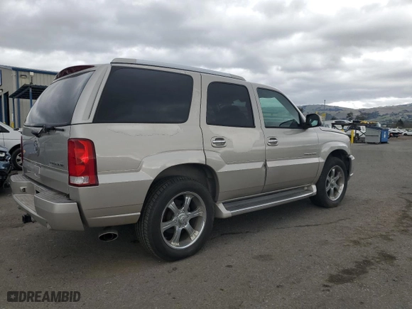 2004 Cadillac Escalade with VIN 1GYEK63N84R214255, listed as a Copart auction lot 43388525 with 0 mi miles and Salvage Title. Bid and sale history available at carsss.com. Image 3.