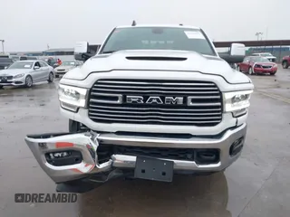 2024 Ram 2500 Laramie z VIN 3C6UR5NL7RG143695, wystawiony jako IAAI lot #41504981 z przebiegiem 6 511 mil mil oraz . Historia ofert i sprzedaży dostępna na DreamBid. Obrazek 6.