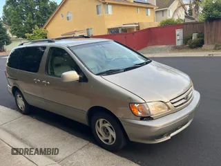 2002 Toyota Sienna LE с VIN 4T3ZF13CX2U488132, выставлен на аукционе Copart как лот 60484235 с пробегом 165 445 миль миль и Чистый • Clean title. История ставок и продаж доступна на DreamBid. Изображение 1.