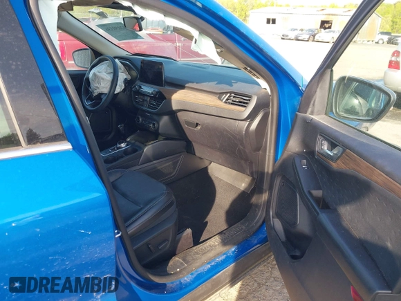 2020 Ford Escape Titanium Hybrid with VIN 1FMCU9DZ1LUB59214, listed as a IAAI auction lot 42050336 with 59,547 mi miles and . Bid and sale history available at DreamBid. Image 5.