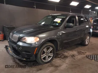 2011 BMW X5 35d z VIN 5UXZW0C5XBL658941, wystawiony jako IAAI lot #42460443 z przebiegiem 137 268 mil mil oraz . Historia ofert i sprzedaży dostępna na DreamBid. Obrazek 19.