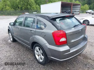 2011 Dodge Caliber Mainstreet z VIN 1B3CB3HA8BD254252, wystawiony jako IAAI lot #42239670 z przebiegiem 171 033 mil mil oraz . Historia ofert i sprzedaży dostępna na DreamBid. Obrazek 6.