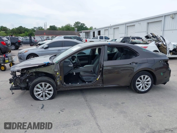 2019 Toyota Camry LE with VIN 4T1B11HKXKU818442, listed as a IAAI auction lot 41906128 with 30,728 mi miles and . Bid and sale history available at DreamBid. Image 15.