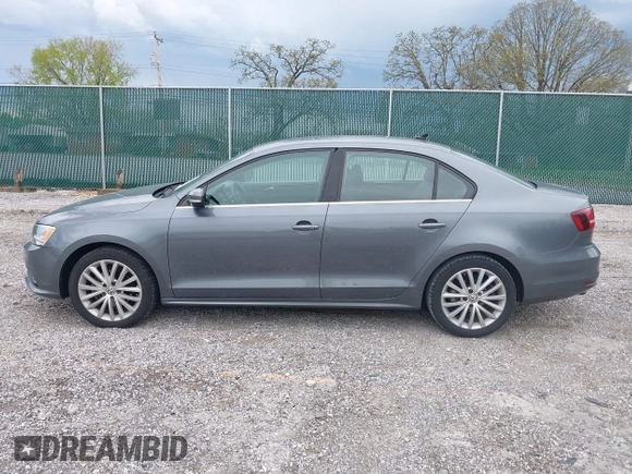 2016 Volkswagen Jetta Sedan 1.8T SEL with VIN 3VWL17AJ0GM213058, listed as a IAAI auction lot 41984066 with 67,014 mi miles. Bid and sale history available at carsss.com. Image 14.