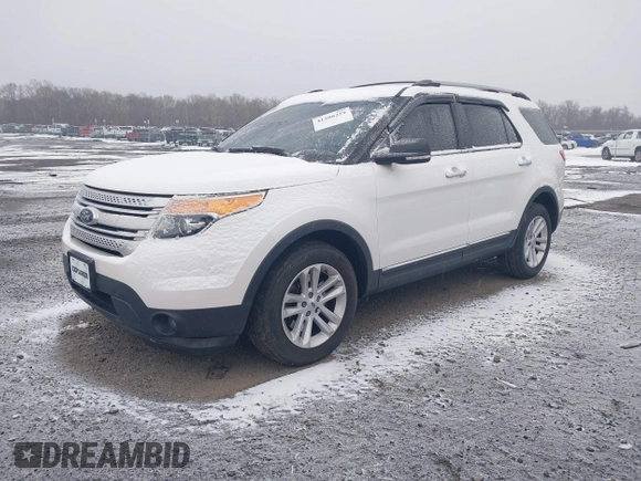 2014 Ford Explorer XLT with VIN 1FM5K7D85EGB32187, listed as a IAAI auction lot 41288259 with 237,289 mi miles. Bid and sale history available at carsss.com. Image 2.