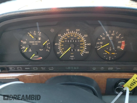 1988 Mercedes-Benz 560 with VIN WDBCA39D4JA391164, listed as a Copart auction lot 82628704 with 88,482 mi miles and Clean Title. Bid and sale history available at DreamBid. Image 9.