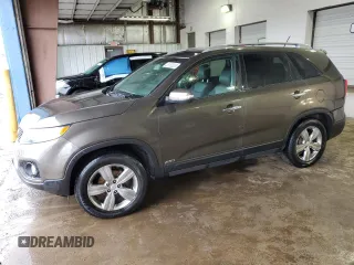 2013 Kia Sorento EX z VIN 5XYKUCA67DG340313, wystawiony jako Copart lot #55153025 z przebiegiem 92 162 mil mil oraz Szkoda całkowita • Salvage title. Historia ofert i sprzedaży dostępna na DreamBid. Obrazek 1.
