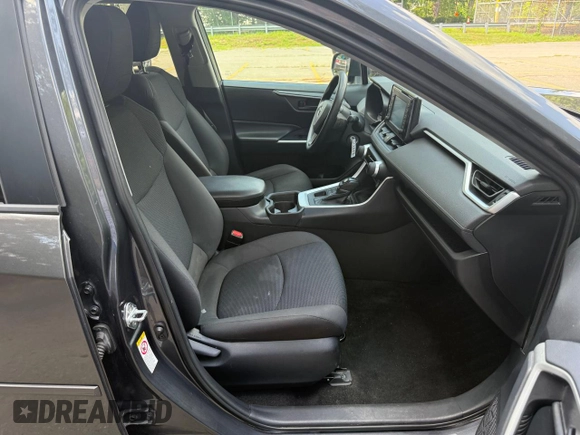 2019 Toyota RAV4 LE with VIN 2T3F1RFV3KW036293, listed as a Copart auction lot 65274055 with 170,563 mi miles and Clean title. Bid and sale history available at DreamBid. Image 5.