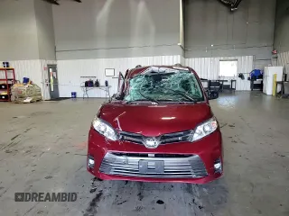 2020 Toyota Sienna XLE z VIN 5TDDZ3DC0LS249557, wystawiony jako Copart lot #56172865 z przebiegiem 79 667 mil mil oraz Szkoda całkowita • Salvage title. Historia ofert i sprzedaży dostępna na DreamBid. Obrazek 14.