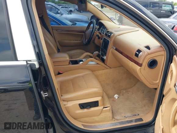 2005 Porsche Cayenne S z VIN WP1AB29P85LA66147, wystawiony jako IAAI lot #42216399 z przebiegiem 159 222 mil mil oraz . Historia ofert i sprzedaży dostępna na DreamBid. Obrazek 5.